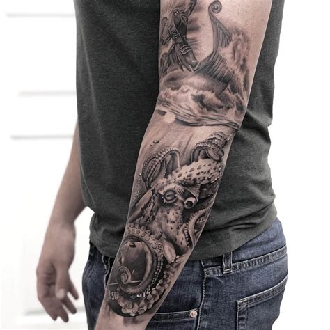 Underwater tattoo sleeve - Depending on the species, a turtle can stay under water for hours, days, weeks or even months. During hibernation, painted turtles remain underwater through the entire winter.